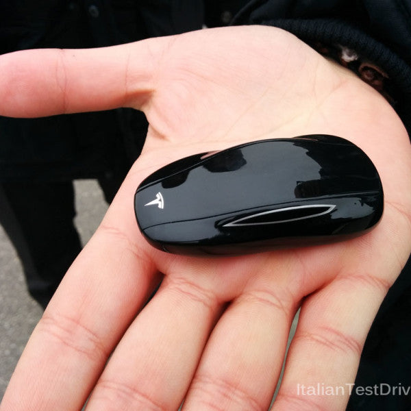 VIDEO COMPLETO DUPLICAZIONE CHIAVE TESLA - Servizio di duplicazione e taglio chiavi di sicurezza online